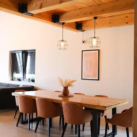 Vikendica Krcmarice- Vila *